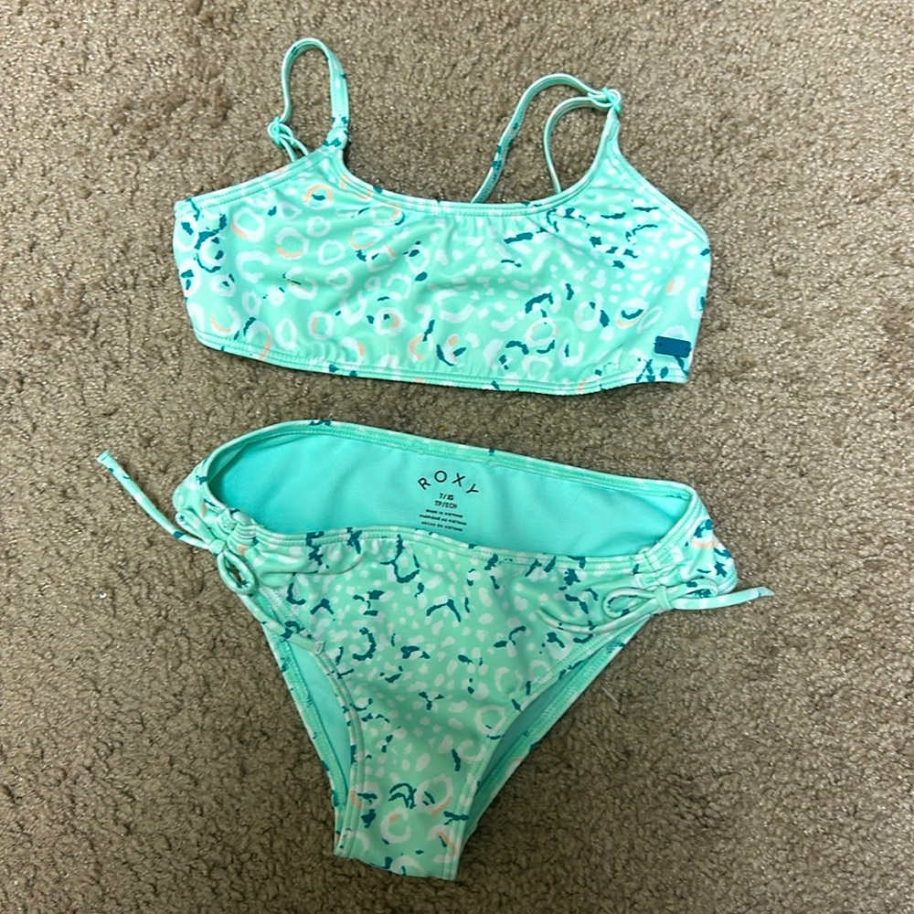 Girls size 7/XS Roxy swimsuit